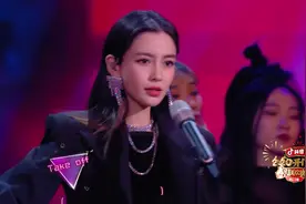 浙江卫视春晚：Angela baby唱跳首秀《飞》，舞姿撩力十足视频封面