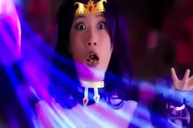 小魔仙：美琪将饼干扔进哈莱王后嘴里，小蓝趁机夺回星之钥匙视频封面