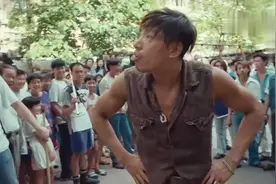 古惑仔，乌鸦带小弟追陈浩南和牧师女儿，牧师知道后带街坊逆天了视频封面