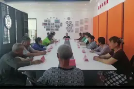 视频｜提升村内道路 方便群众出行图片