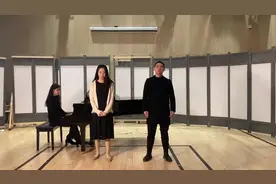 在沪留学生自述：校园准封闭十几天后，我想唱这首歌图片