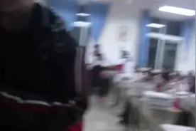先惊吓后惊喜！贵州长顺一所中学学生“吵架”，原来是给老师过生日图片