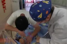 90后母亲捐肝救女！专家：亲体移植供肝质量更可靠图片