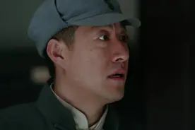 炮神：小伙接到调职令，同伴笑着打趣，哪料没说几句眼泪就掉下来视频封面