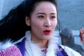 刀剑笑：美女太残忍，竟徒手扒了男人的脸皮，刘德华看了都惊呆了视频封面