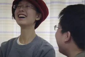 人间世：新年之际，家庭的温暖，坚强的张丽君也忍不住落泪视频封面