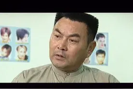 影视：警察去理发店调查，凭一根头发，破获重大案情视频封面