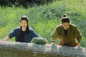 我的新名片：李冰冰深入雨林，追寻野生亚洲象，不料被大树拦住视频封面