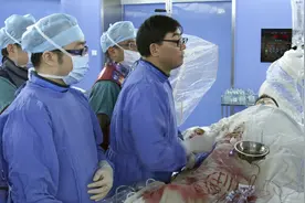 人间世：医生面对疾病可能无能为力，尽力而为就是他们最大的本能视频封面