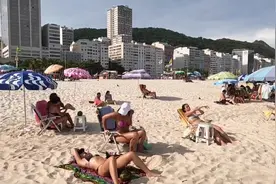 巴西科帕卡巴纳海滩是巴西里约热内卢最著名和最具标志性的海滩…视频封面