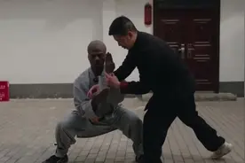 甲亢哥来河南少林寺学功夫？ #甲亢哥 #甲亢哥中国行视频封面