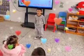 郑州航空港区宋庄幼儿园小班组“我是儿歌小达人”儿歌比赛活动图片