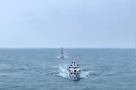 现场视频丨福建海警在厦金海域开展综合执法演练图片