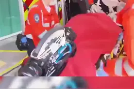 悲痛！深圳姐弟在海滩被大浪卷走不幸身亡图片