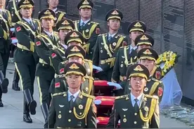【英雄回家】习言道｜一个有希望的民族不能没有英雄图片