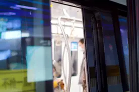 安全生产和火灾隐患大排查大整治在行动 | 坐地铁遇上火灾怎么办？这些逃生知识要牢记！图片