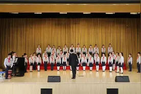 【第01期】“阳光下成长”中小学班集体艺术展示图片