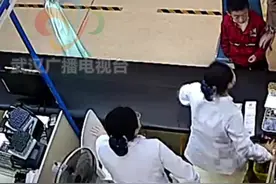 6岁女童突然高热惊厥，女护士一把抱起40斤重的娃十几秒冲进急诊图片