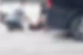 商务车与自行车相撞，致骑车9岁男孩不幸身亡图片