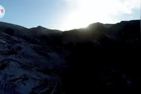 致敬守护！边防军人元旦顶风冒雪巡守边界图片