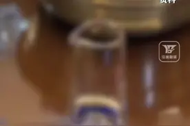 喝酒脸红的人要勇敢拒酒，上脸不是因为能喝而是身体难以代谢，酒精乙醛在体内积累会增加患癌风险图片