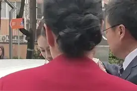 江苏出嫁女儿一句话全场爆笑#万万没想到图片