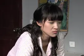影视：男友瘫痪在床，女孩贴心照顾，感动了视频封面