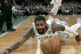 NBA：绿军四连败，欧文31分对飙利拉德33分；马刺终结三连败；老鹰擒狼图片