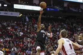 NBA视频集：保罗大秀花式运球+偷师登哥绝技 库里上篮吃钉板血帽图片