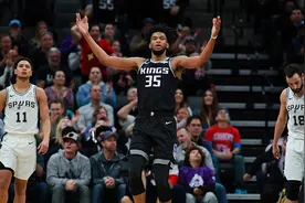 NBA五佳球：血布拜佛耍晕拉塞尔；马刺1.2秒秀团队极限操作图片